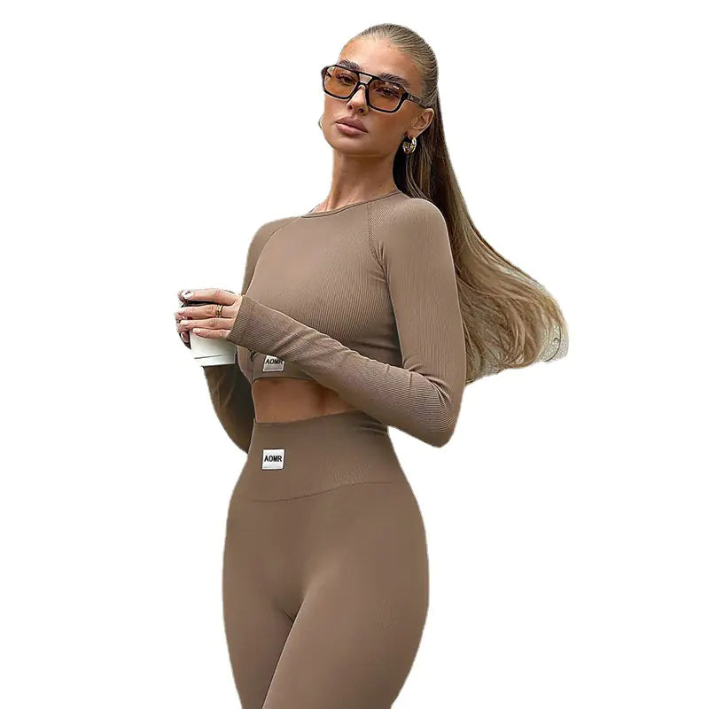 Color-Blocking Yoga Outfit