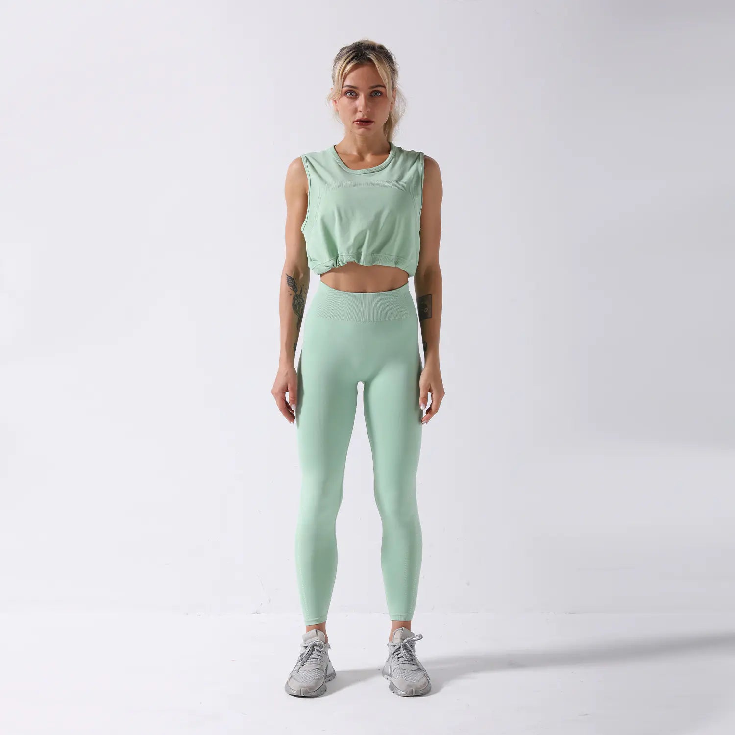 Seamless Yoga Set with Sleeveless Top and Leggings